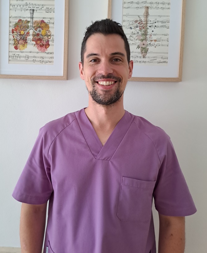 imagen de alejandro garcía marta conejo fisioterapia gijón