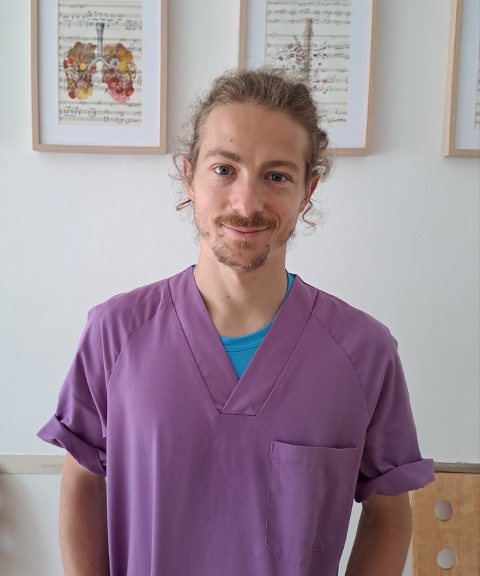 imagen de andrés villarino marta conejo fisioterapia gijón